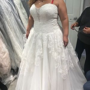 Mark Zunino For Kleinfeld Plus Size Wedding Gown